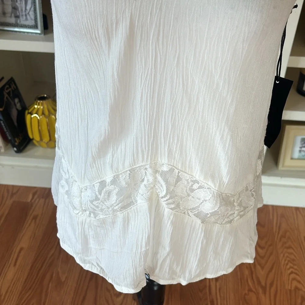 NWT Chloe K Ivory White V-Neck Sleeveless Lace‎ Tank Blouse Size XS